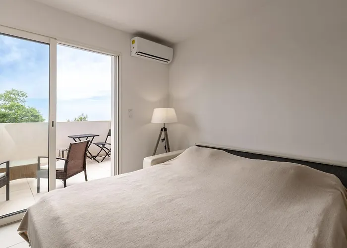 Apartment Brigitte By Interhome Linguizzetta