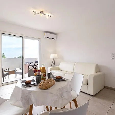 Appartement Brigitte By Interhome