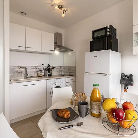 Apartment Brigitte By Interhome Linguizzetta